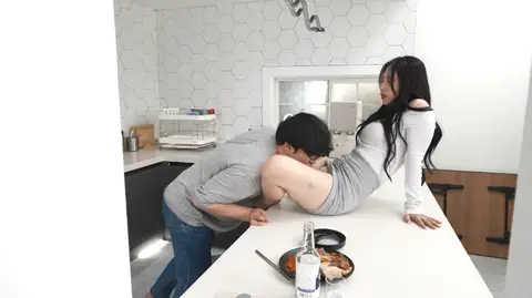 quý cô xịn quá, tán luôn anh có vợ