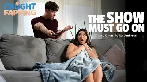 CaughtFapping – Buổi biểu diễn không thể trì hoãn
