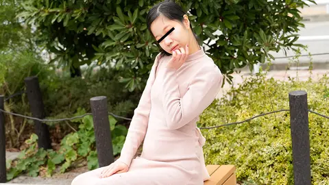 Người phụ nữ trẻ muốn khám phá bí mật của đàn ông