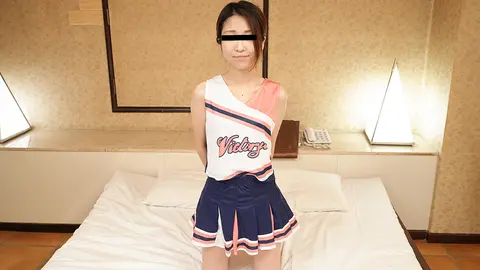 Cosplayer em nữ cổ động viên