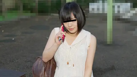 Cô gái trẻ bị nghi ngờ lăng nhăng