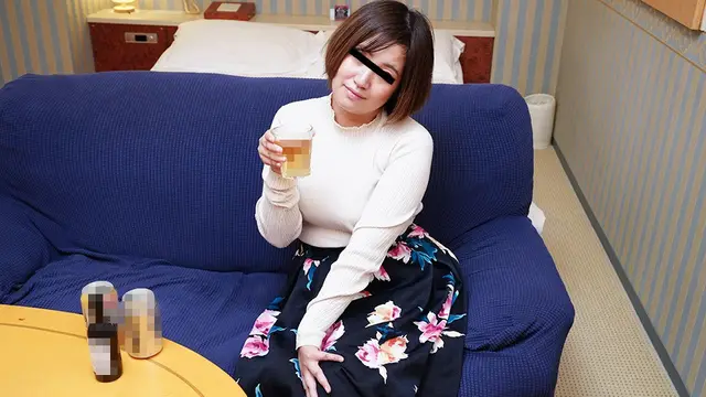 Xịt tinh trùng vào bím em gái mong manh