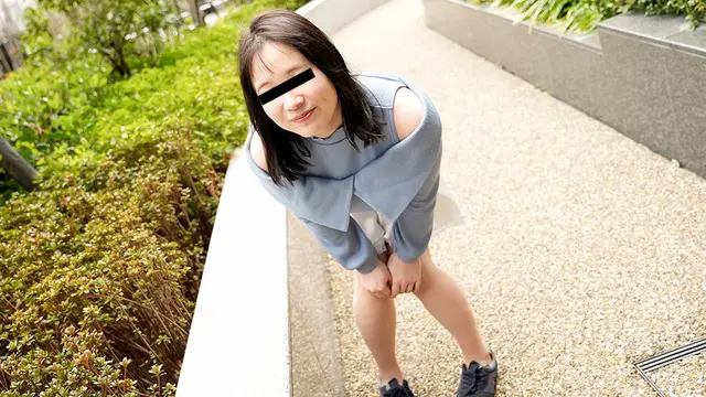 Em gái H-Cup lần đầu thử chơi lỗ nhị