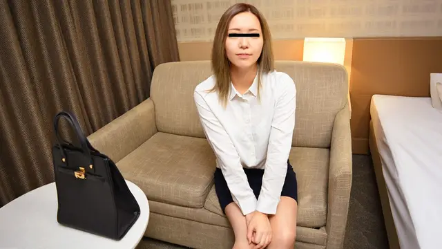 Xịt tinh trùng vào lôn em gái văn phòng
